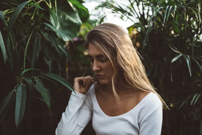 How to make a bipolar person feel loved? - None