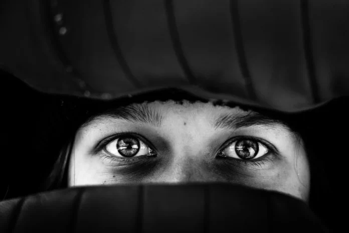 Racing Thoughts and Bipolar Disorder - Woman Power